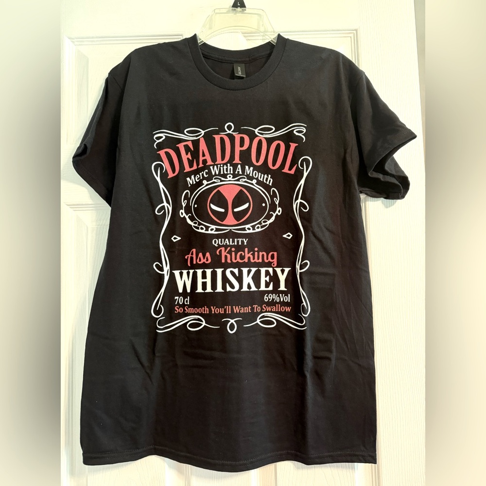 Mens Deadpool T-shirt. New